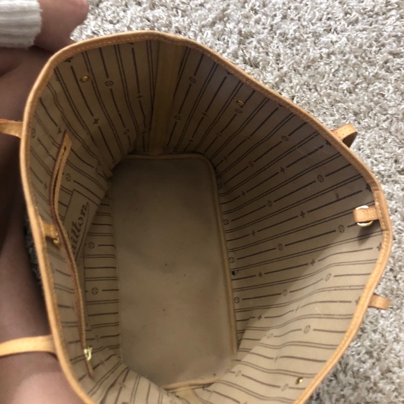 LV medium tote - Picture 6 of 12